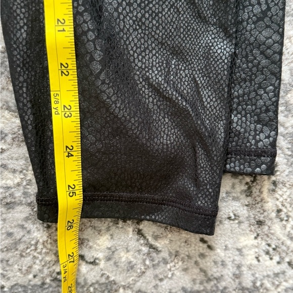 Black Snake Skin Patterned Leggings - Picture 2 of 8